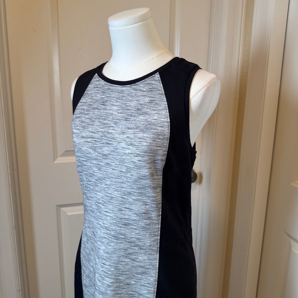 Athleta Gray Black Side Panel Knit Stretch Body Con Sheath Dress Size Small - Picture 2 of 7